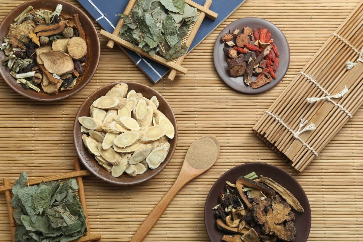 當親友「聽見」不存在的聲音？中醫解碼幻覺背後的失衡
